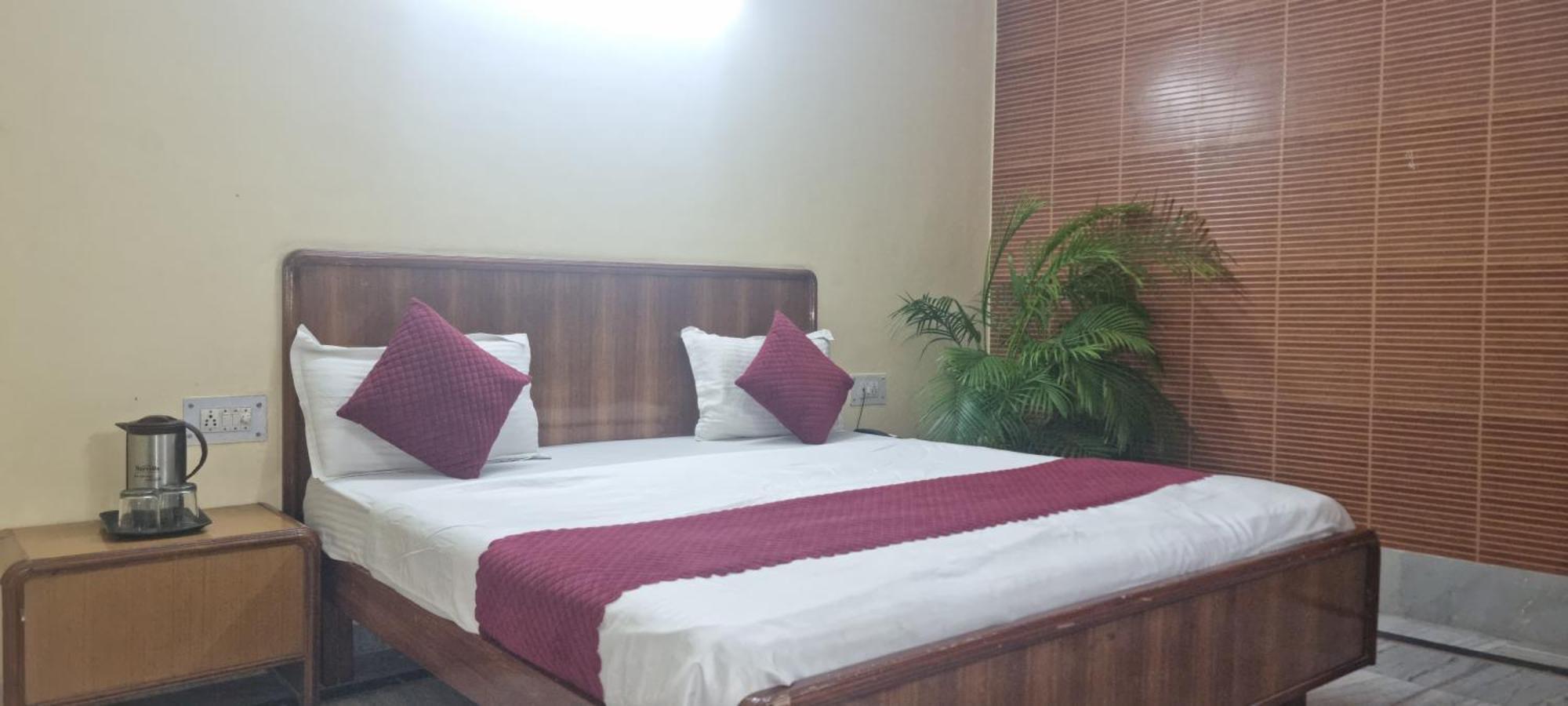 Hotel Har Ki Pauri By Around Stays Haridwar Exterior photo