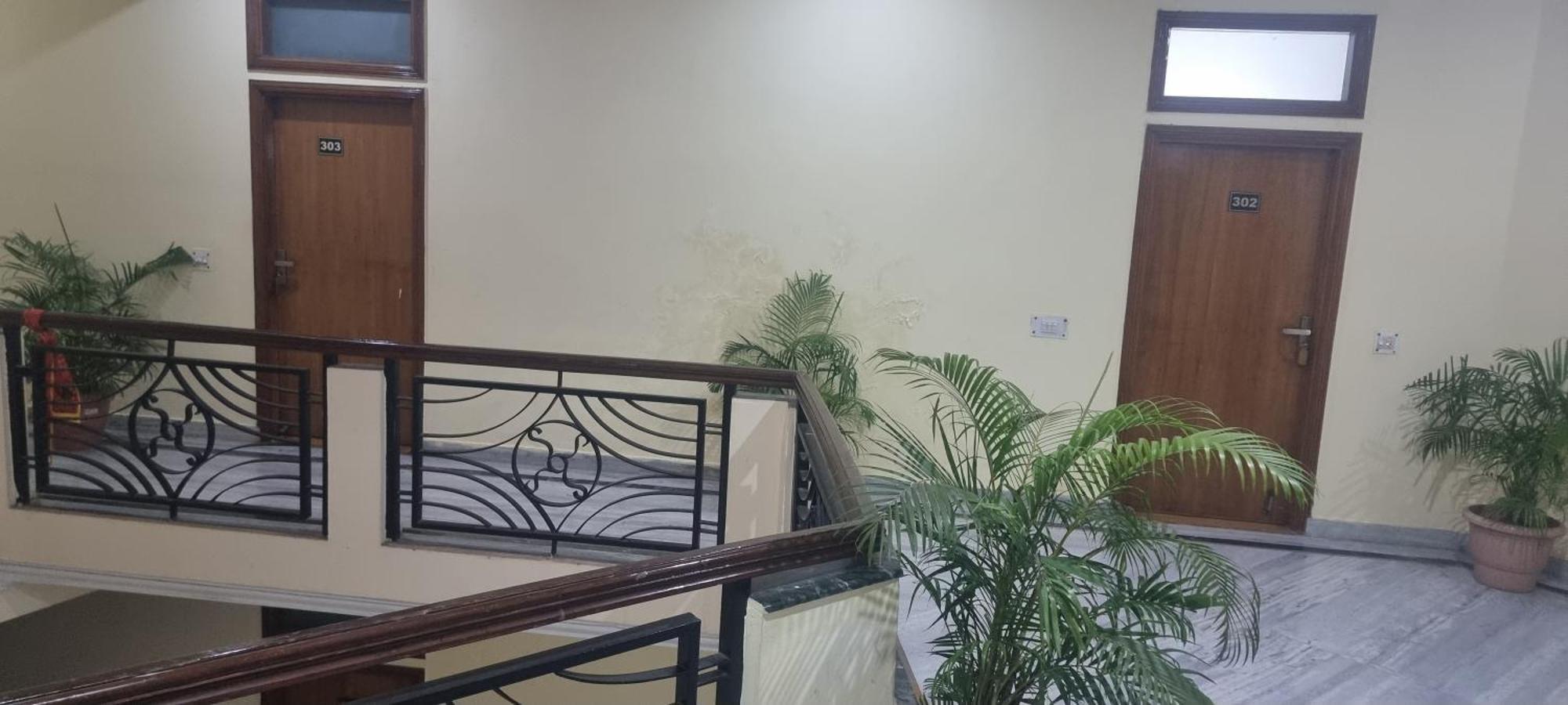 Hotel Har Ki Pauri By Around Stays Haridwar Exterior photo