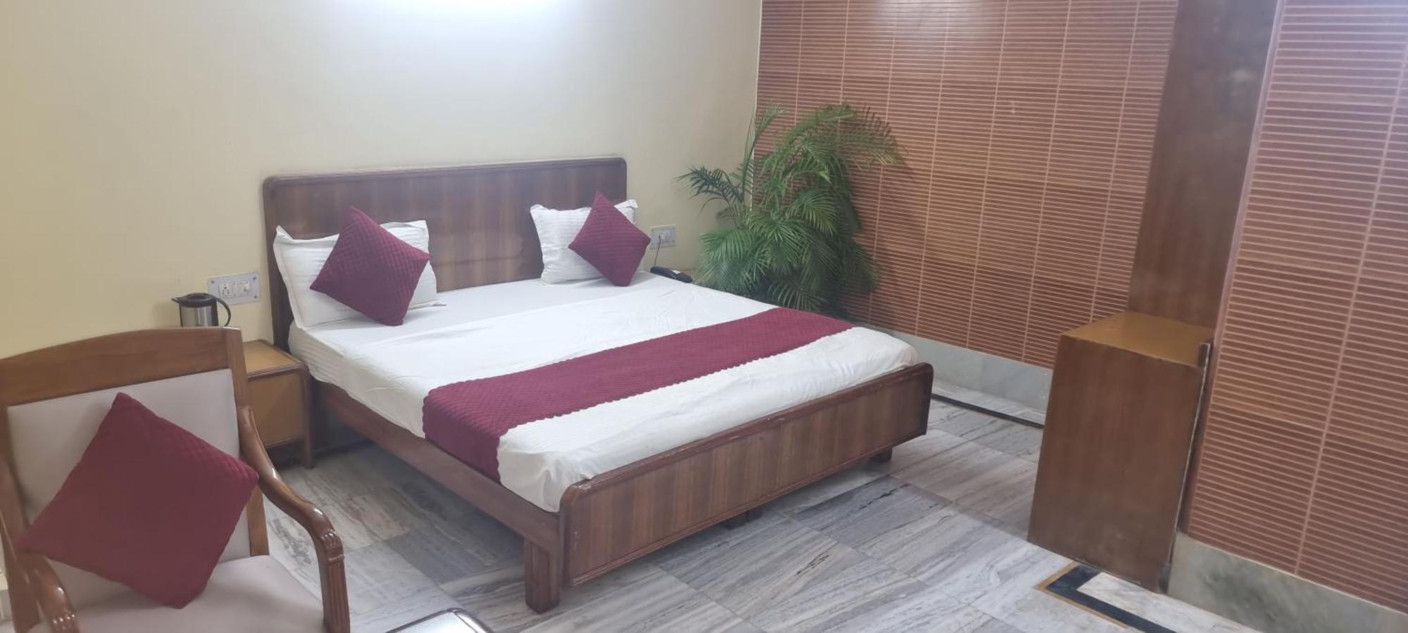 Hotel Har Ki Pauri By Around Stays Haridwar Exterior photo