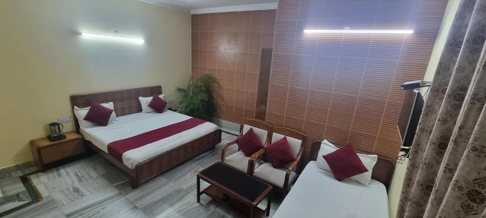 Hotel Har Ki Pauri By Around Stays Haridwar Exterior photo