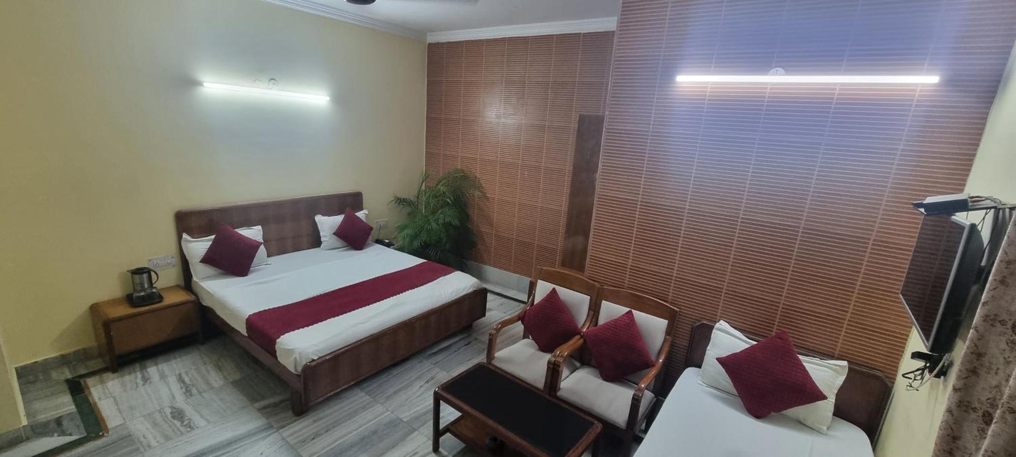 Hotel Har Ki Pauri By Around Stays Haridwar Exterior photo