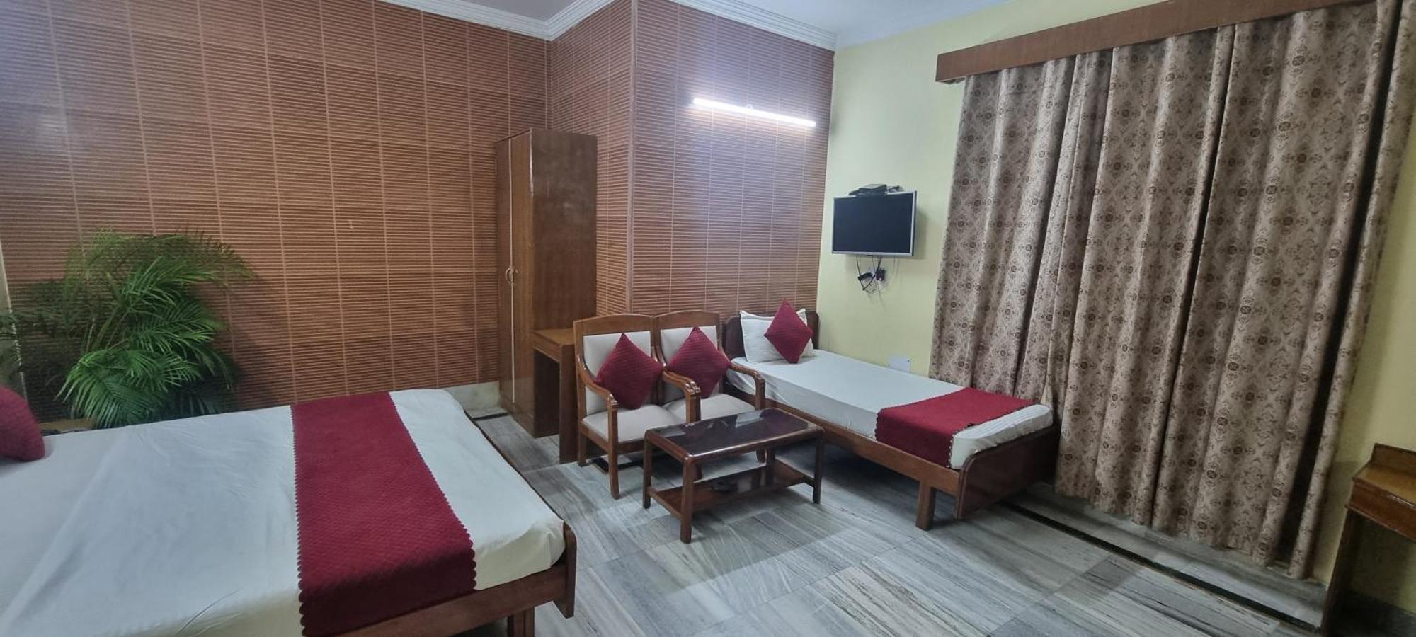 Hotel Har Ki Pauri By Around Stays Haridwar Exterior photo