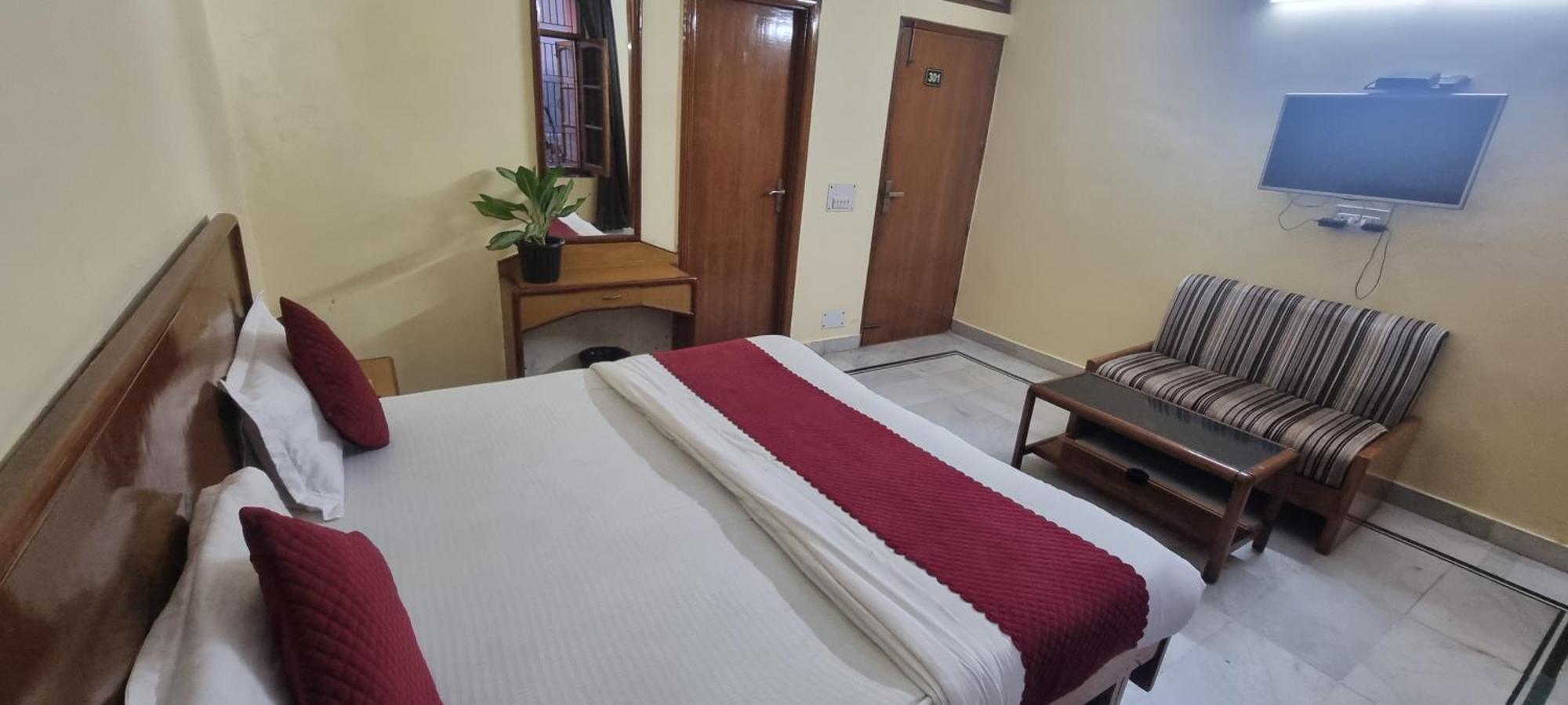 Hotel Har Ki Pauri By Around Stays Haridwar Exterior photo