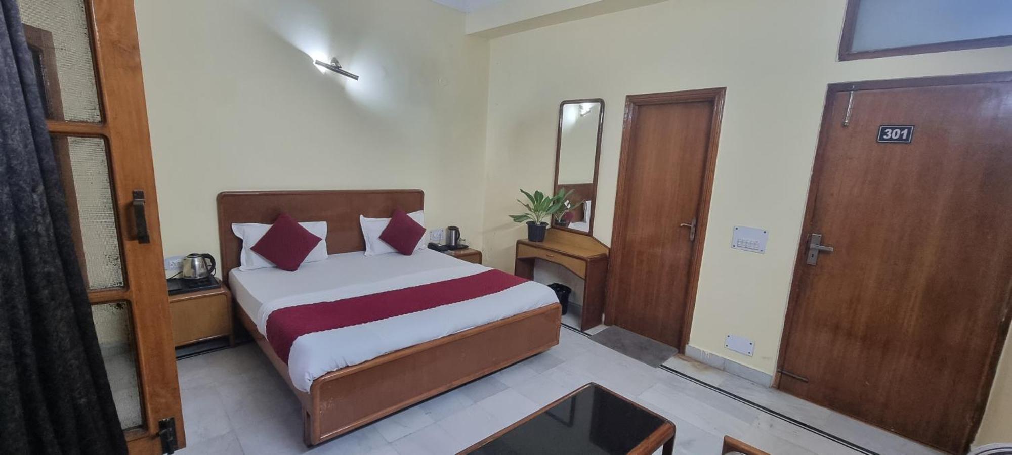 Hotel Har Ki Pauri By Around Stays Haridwar Exterior photo