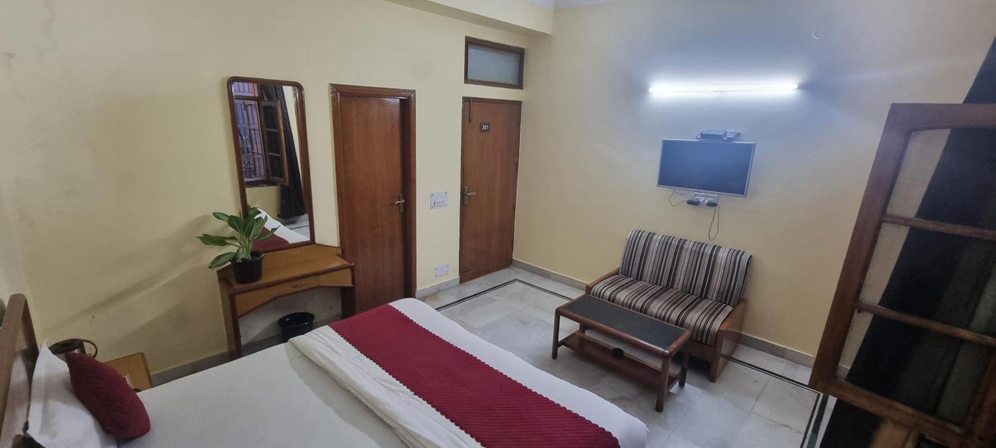 Hotel Har Ki Pauri By Around Stays Haridwar Exterior photo