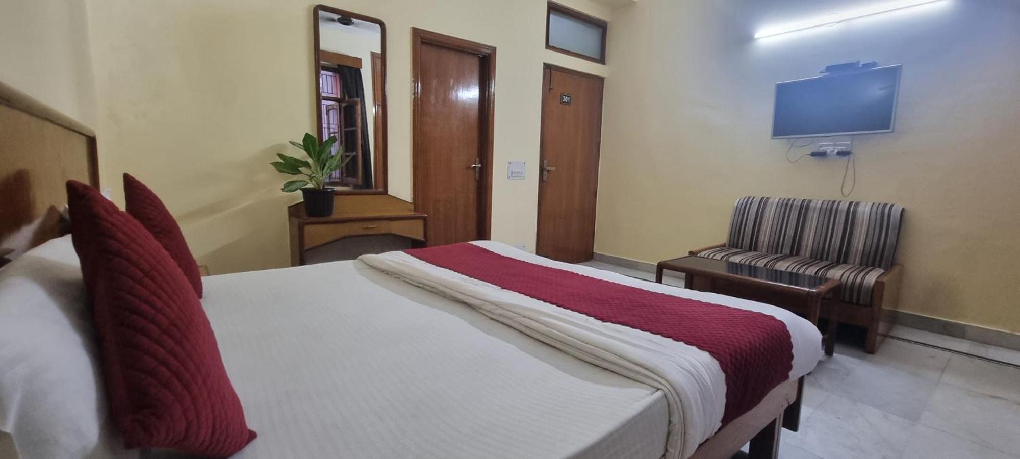 Hotel Har Ki Pauri By Around Stays Haridwar Exterior photo